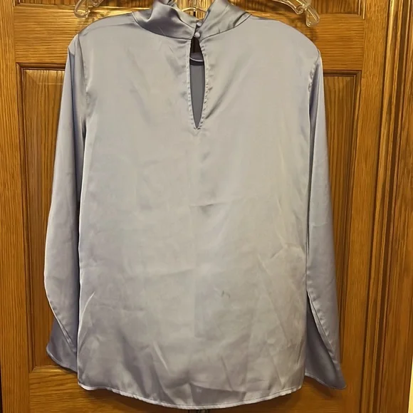 Banana Republic lilac blouse - Picture 2 of 7